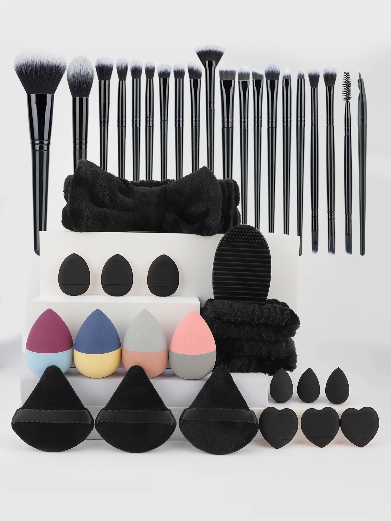 40-teiliges schwarzes Make-up-Pinsel-Set, professionelles Make-up-Set, multifunktionales Make-up-Werkzeug-Set mit Gesichts-Make-up-Zubehör Image