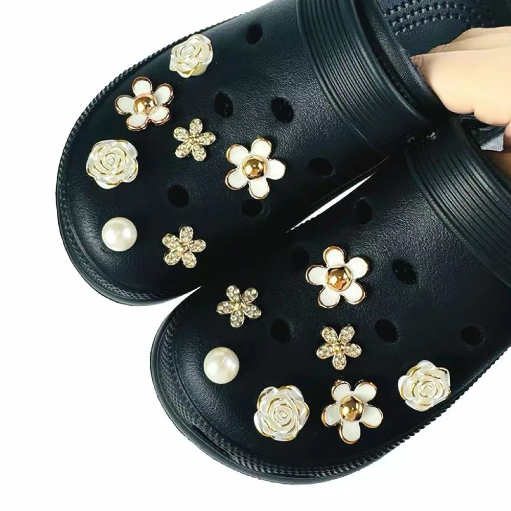 14PCS Schuh Charm Mode Wasser Diamant Blume Perle Rose Gänseblümchen Schuh Dekorationen Schnalle für Sandalen Clogs DIY Zubehör Geschenke