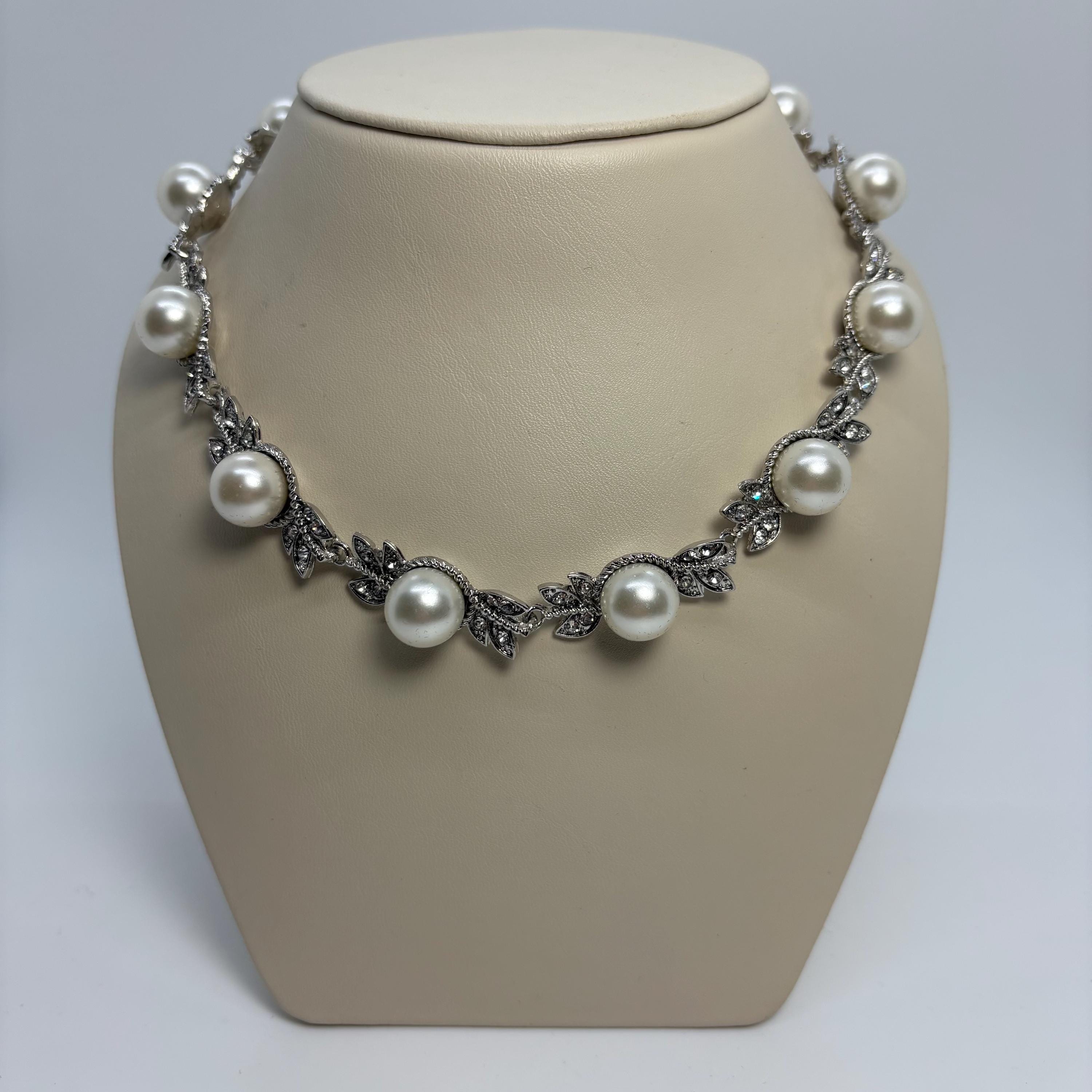 Set di collana e orecchini in perle d'argento, set di collana con pettorina in perle, set di collana importante in perle e cristalli