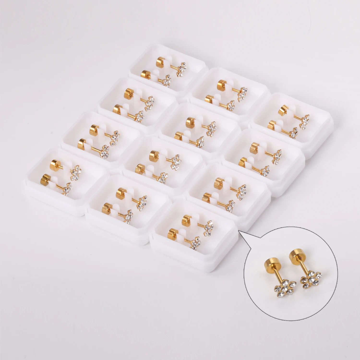 12 Paar 6 mm Edelstahl-Blumen-Set mit fünf Blütenblättern, Diamant-Schraubstopfen-Ohrringe für Mädchen, modischer Statement-Schmuck Image