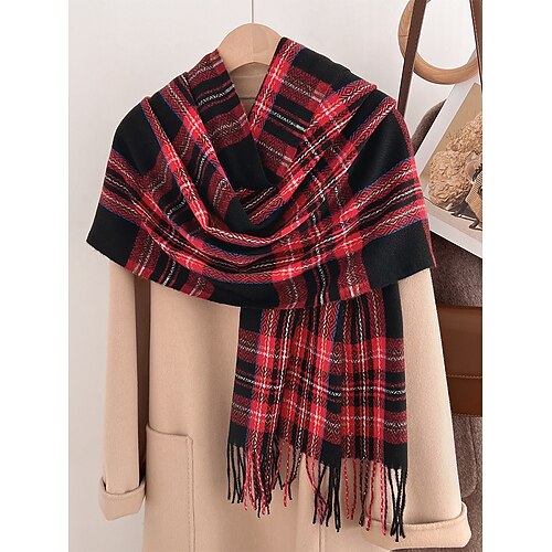 Weihnachtskarierter Damenschal, warmer Winterschal im Tartan-Stil mit Fransen, gemütliches Modeaccessoire für Feiertagspartys und Outdoor-Bekleidung Image