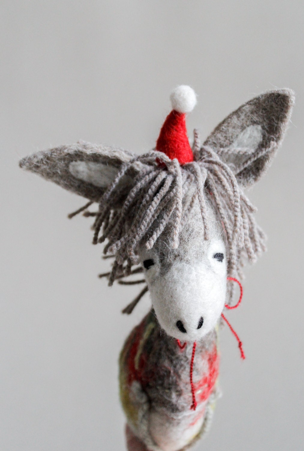 Dominick - Feltro d'asino. Giocattolo d'arte. Giocattolo biologico. Giocattoli in feltro. Regalo di Natale Animali in feltro Marionette. Feltro giocat