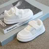 Kinder Weiße Schuhe 2025, Sommer Jungen Sportschuhe Mesh Atmungsaktive Bord Schuhe Mädchen Hohl Casual Turnschuhe Weiche Sohle Kinder Schuhe