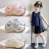 Kinder-Freizeitschuhe für Mädchen, 2025, Frühling und Herbst, neue Mode, koreanischer Stil, weicher Boden, rutschfeste Prinzessin-Spitze-Babyschuhe