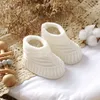 Baby Schuhe Gestrickte Kleinkind Bett Kleidung Zubehör 0-18M Warme Handgemachte Neugeborene Mädchen Jungen Stiefel Infant Schuhe Mode solide Nette