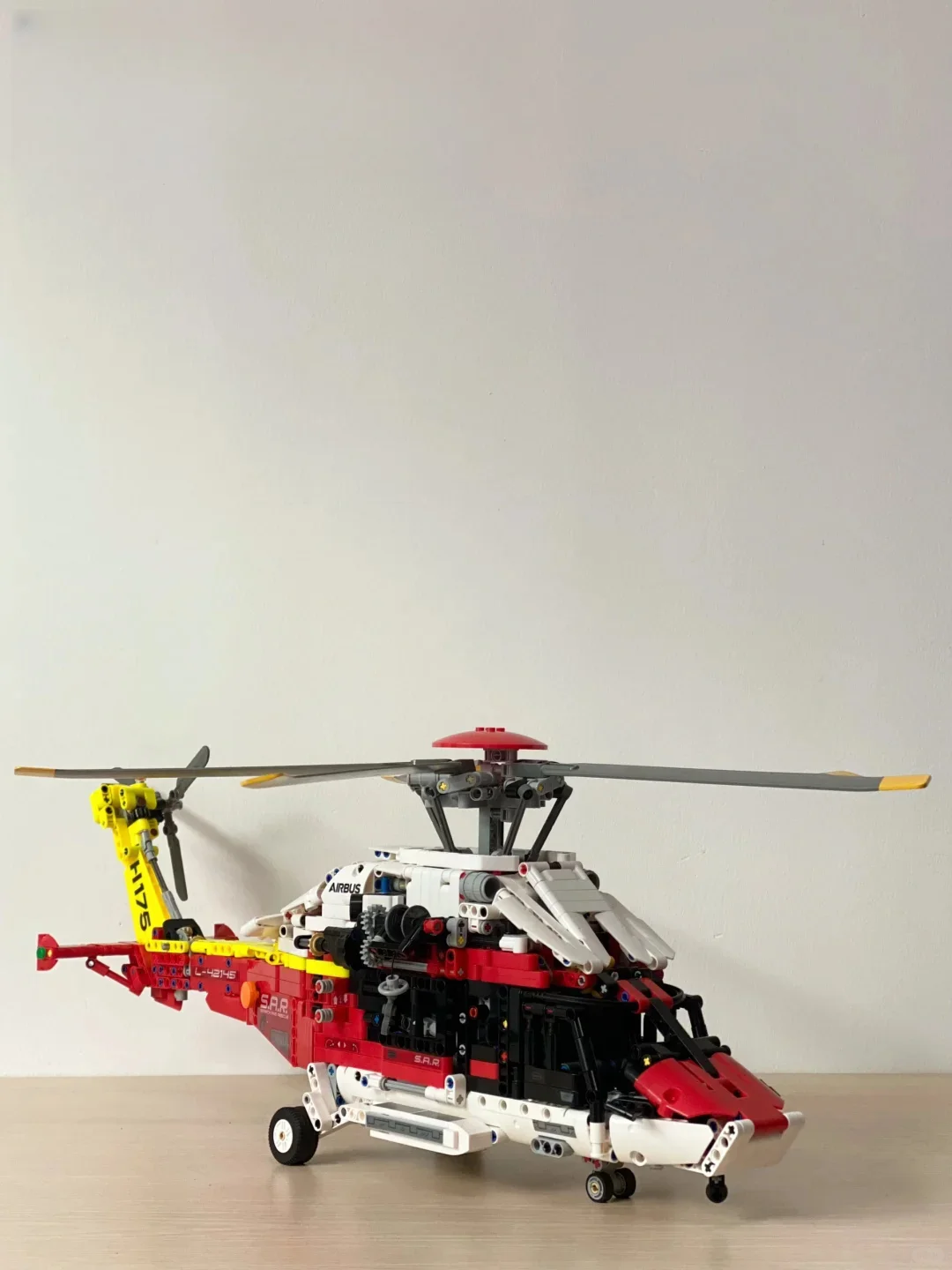 Neue MOC Rettungshubschrauber Modellbausteine Ornamente für Jungen und Mädchen als Festivalgeschenke Image