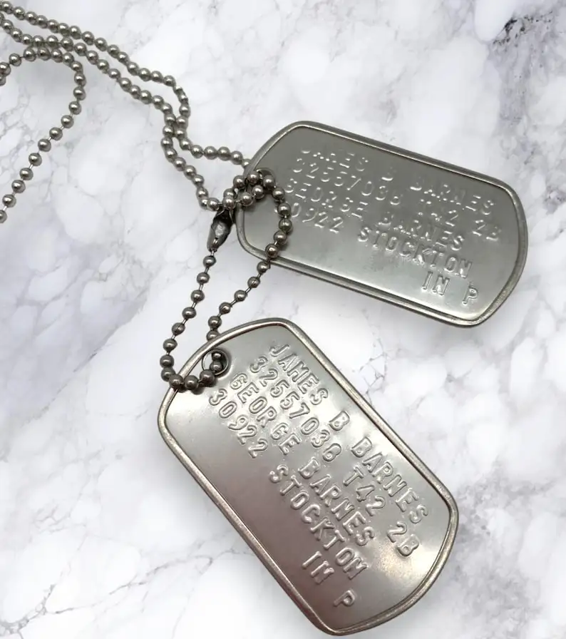 James B Barnes Militär-Erkennungsmarken im 2. Weltkrieg-Stil, Edelstahl-Kugelketten im Lieferumfang enthalten, Nachbildung von Kostüm-Cosplay-Requisiten Image