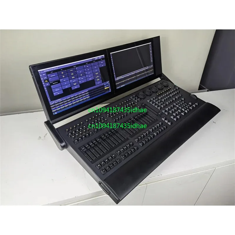 Kompakte XT-Dmx-Konsole mit Flightcase 2024, NEU, Dual-Screen MA3 OnPC, kompakte Konsole für Moving Head Light Dimmer Image