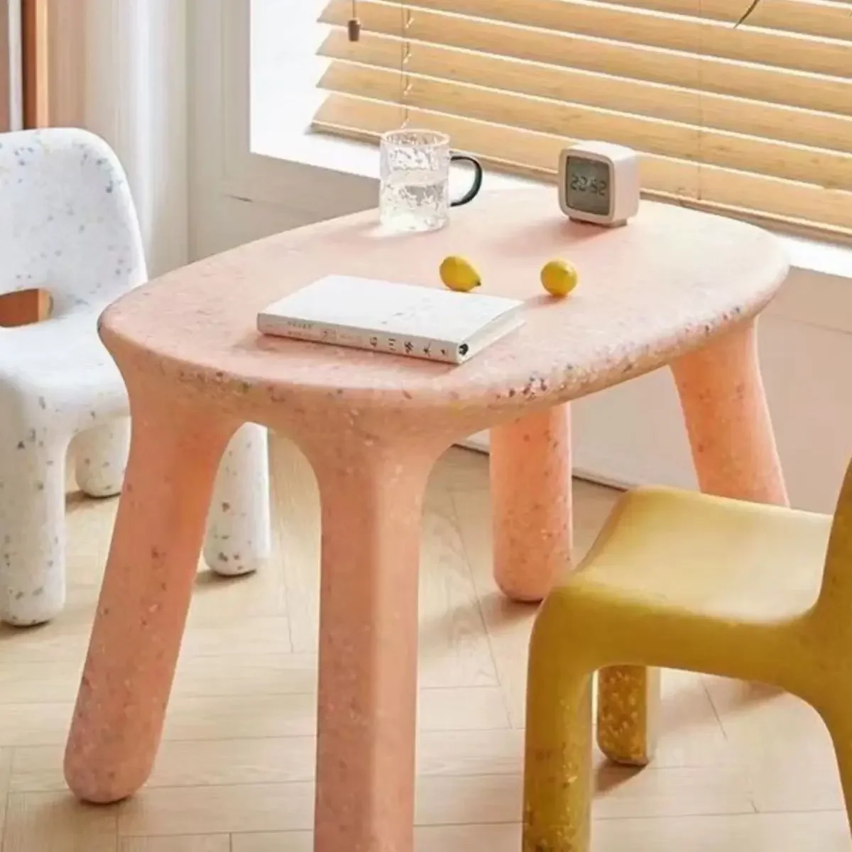 Stilvoller Stuhl für Schlafzimmer, Wohnzimmer, Schlafsaal, Unterhaltungsraum, Kunststoffstuhl im nordischen Stil mit Rückenlehne Image