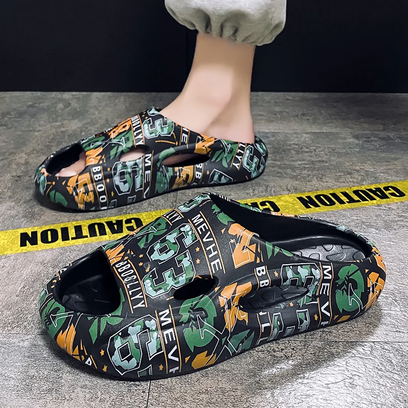 Herrenschuhe 2025, Sommer, neue lässige Outdoor-Strandsandalen mit dicken Sohlen für Outdoor-Bekleidung, rutschfeste Sport-Hausschuhe Image