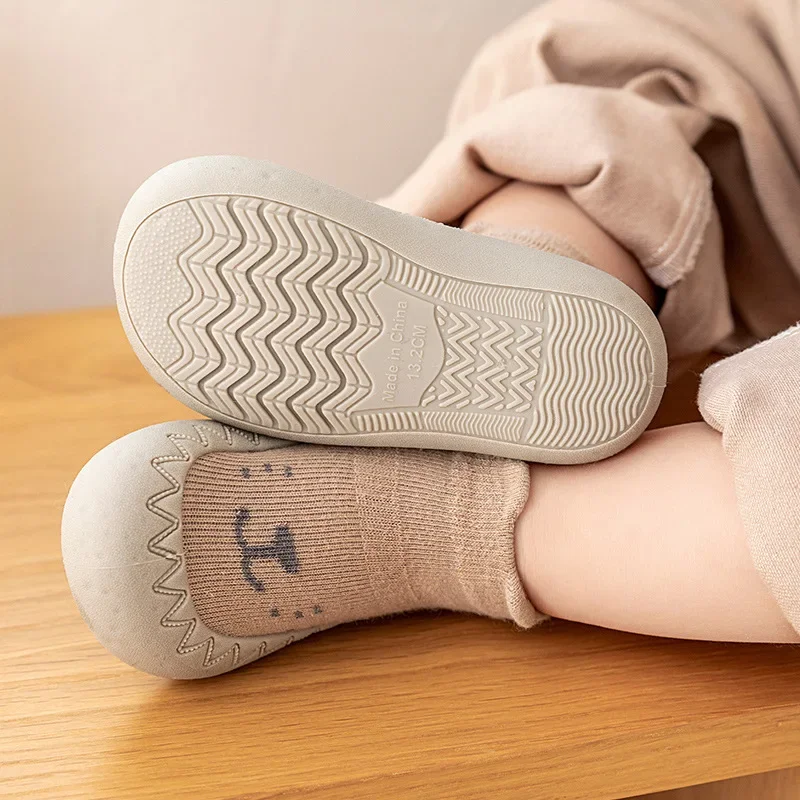Baby Socken Schuhe Niedliche Cartoon Kinder Jungen Schuhe Weiche Gummisohle Kind Boden Sneaker BeBe Booties Kleinkind Mädchen Erste Wanderer Image