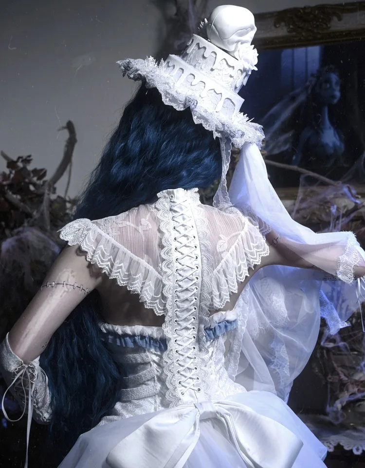 Blut versorgung weiß Gothic Kleid Zombie Braut Wirbelsäule Spitze Chiffon Schwanz Kleid Schulter Cape Fliege Party Vestido Halloween Image