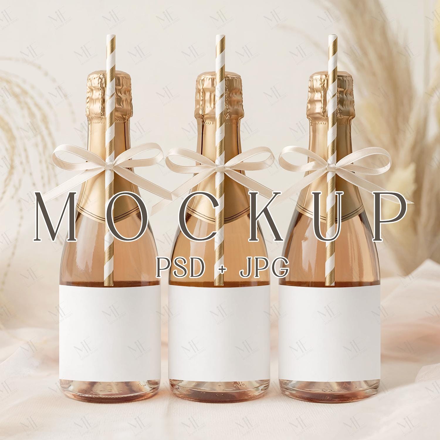 Mini etichetta per champagne, mockup di adesivo per bottiglia, mockup di etichetta per bottiglia di vino PSD, mockup di etichetta per bottiglia per ad