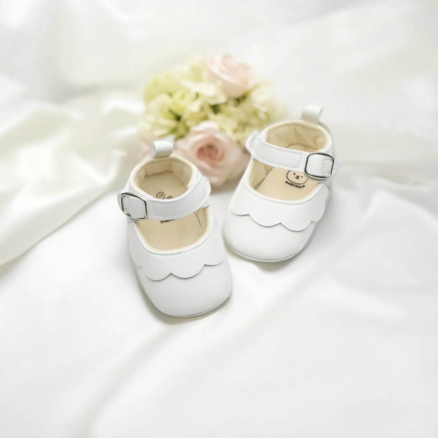 Baby shoes Princess shoes 0-1 and a half year old baby walking shoes Soft sole Comfortable newborn shoes