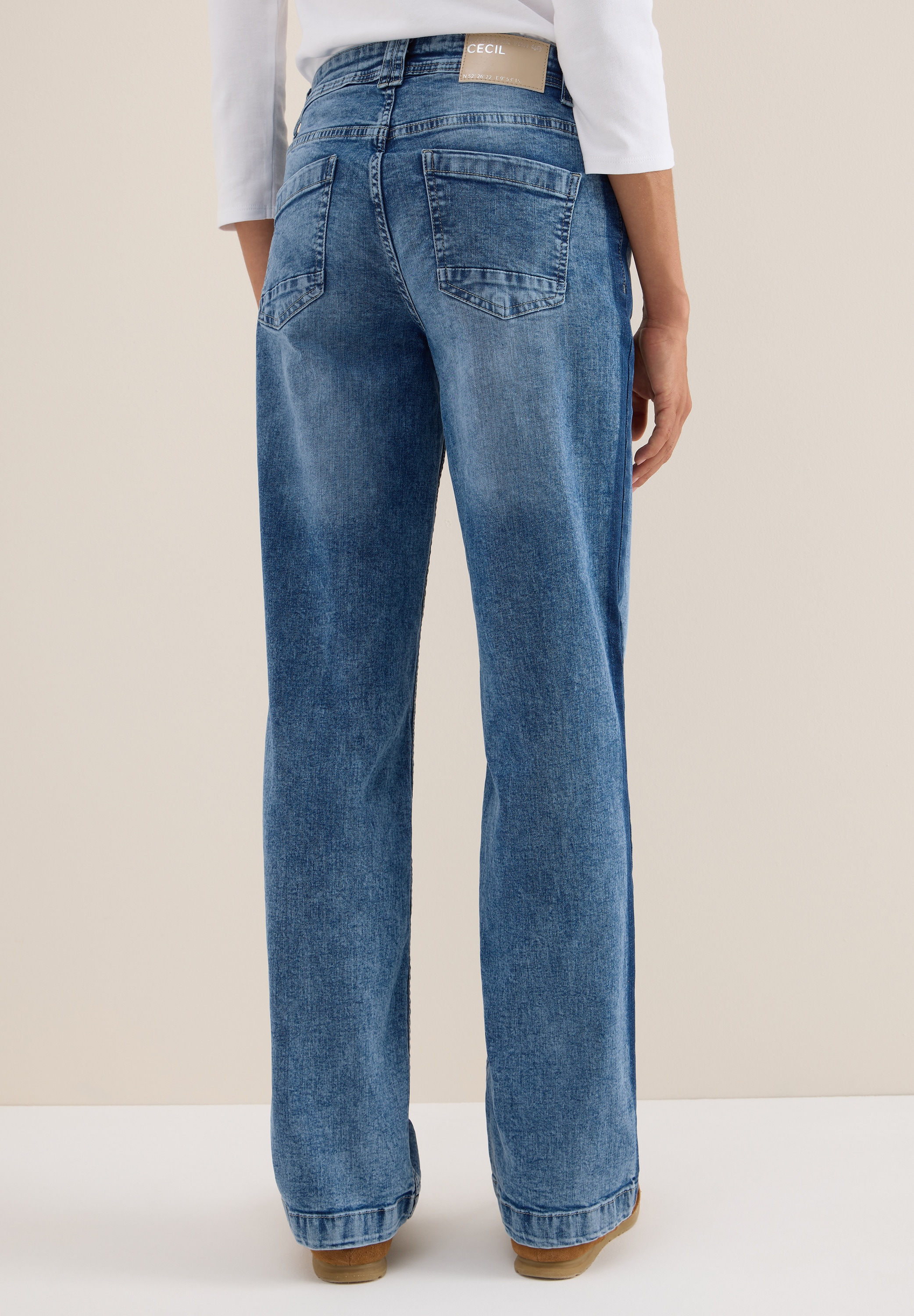 Loose-fit-Jeans STREET ONE, Damen, Gr. 27, Länge 32, light blau washed, Jeans, 98% Baumwolle, 2% Elasthan, unifarben, lang, Jeans, aus Baumwolle mit Stretchanteil Image