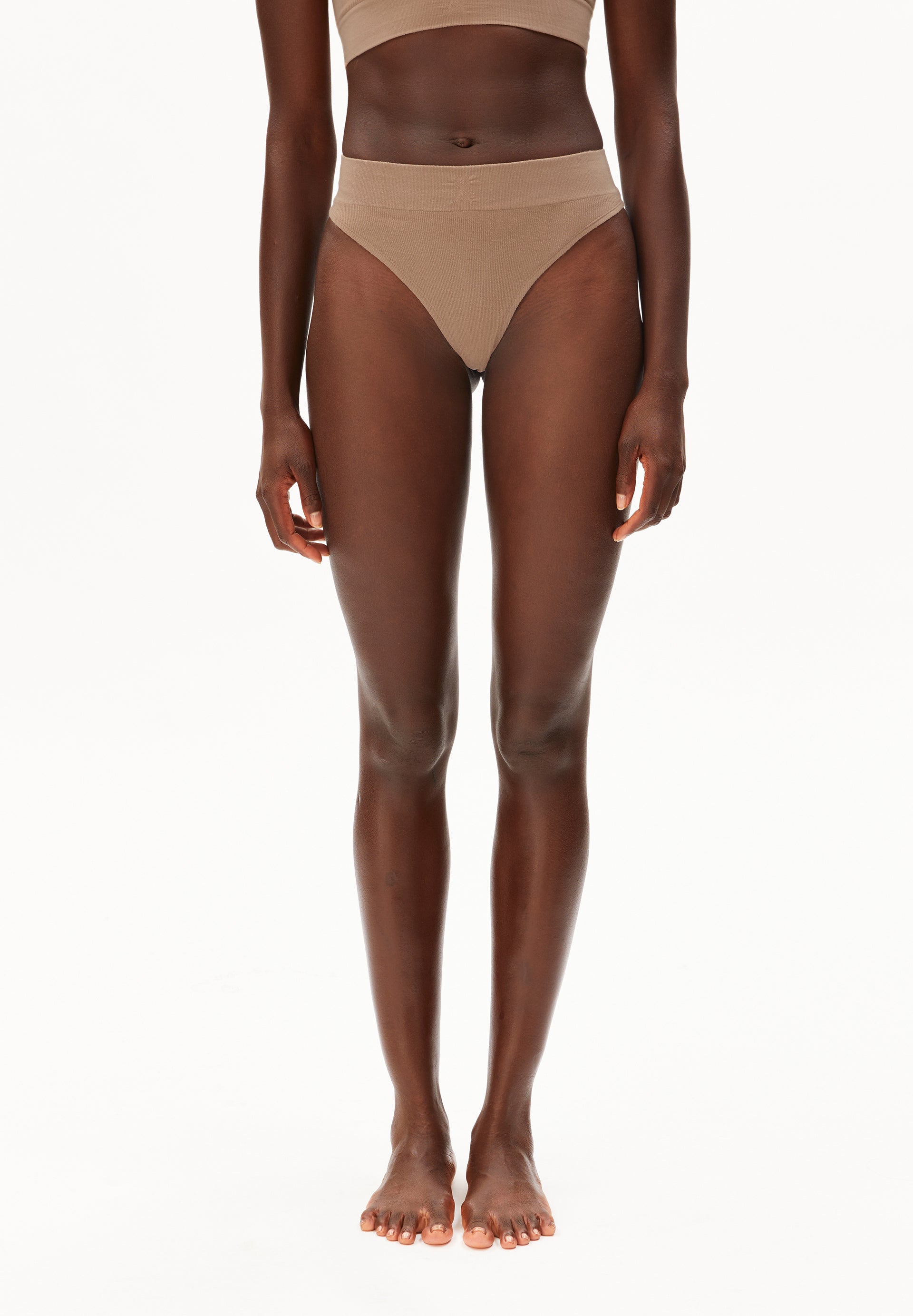 THONGAA SEAMAALA | String aus TENCEL™ Lyocell Mix - beige (M) Image