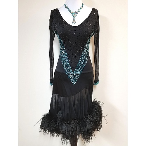 Schwarzes Latein-Tanzkleid für Damen mit perlenbesetztem V-Ausschnitt, Federsaum und Strass-Detail aus Kristall für Salsa, Tango und Bühnenkleidung Image