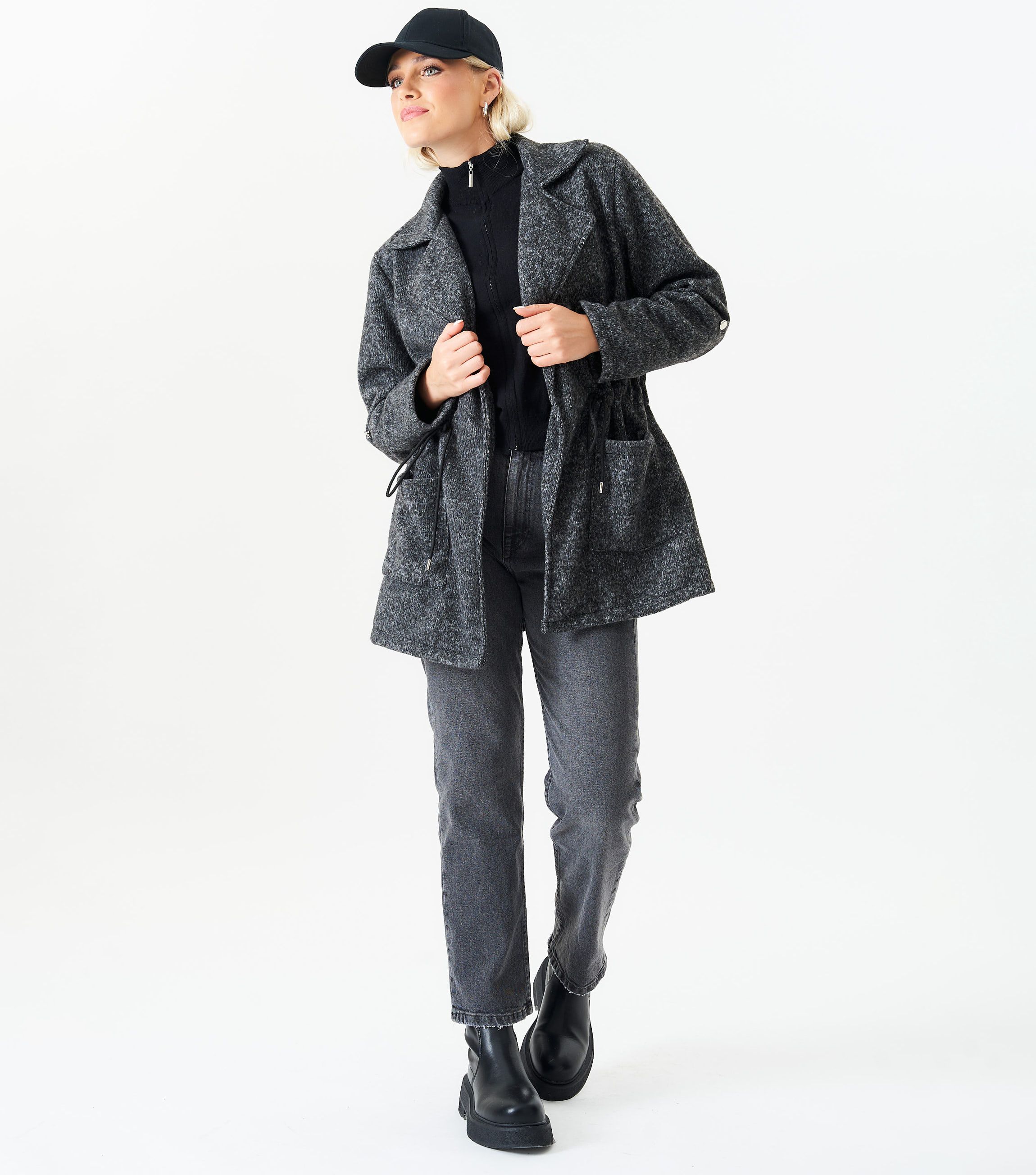 Schwarze Jacke mit verstellbarer Taille und aufrollbaren Ärmeln Image