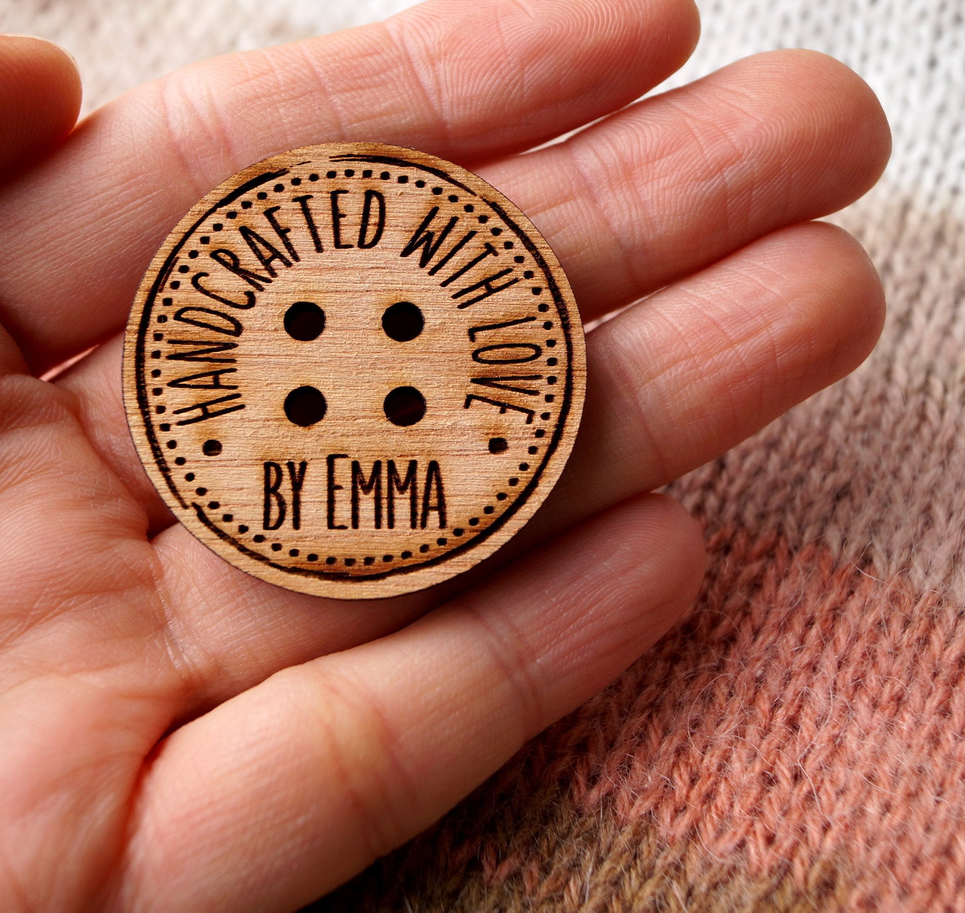 Grandi pulsanti in legno, bottoni personalizzati per i prodotti lavorati a maglia e all'uncinetto, bottoni personalizzati in legno, bottoni in legno i