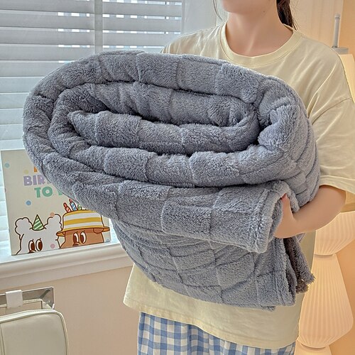 weiche Taft-Fleecedecke, dicker, warmer Überwurf aus Milchsamt für Sofa, Bett oder Nickerchen im Büro, einfarbige Plüschdecke für alle Jahreszeiten Image