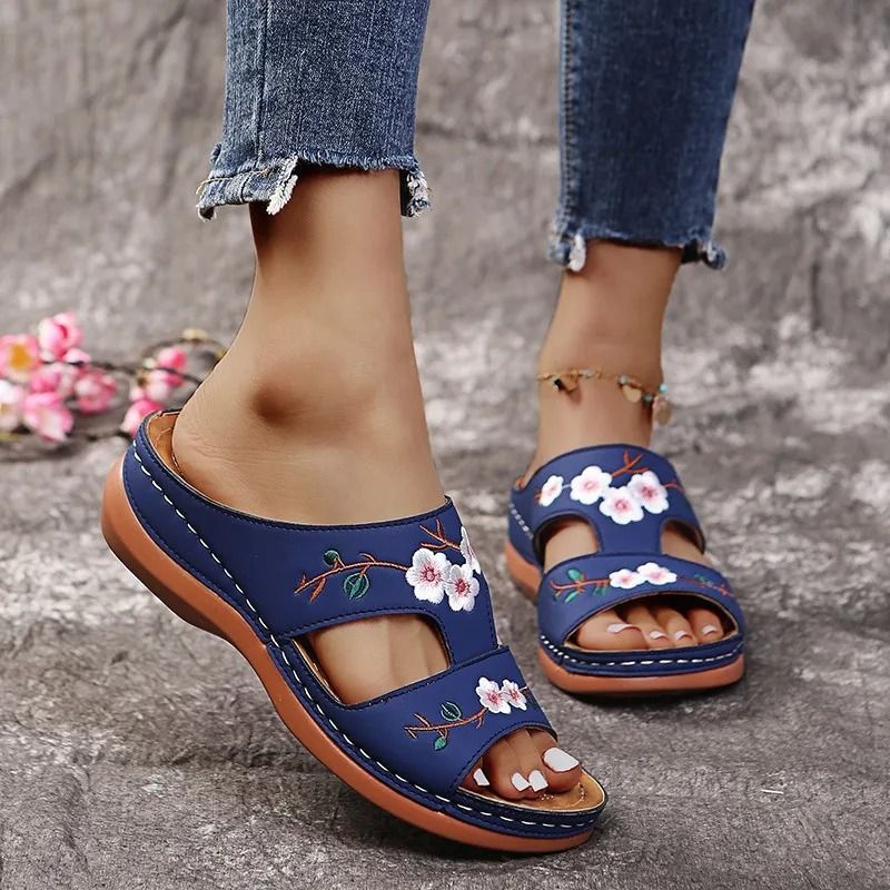 Women Embroidered Flower Leather Wedge Slippers 6.5 black