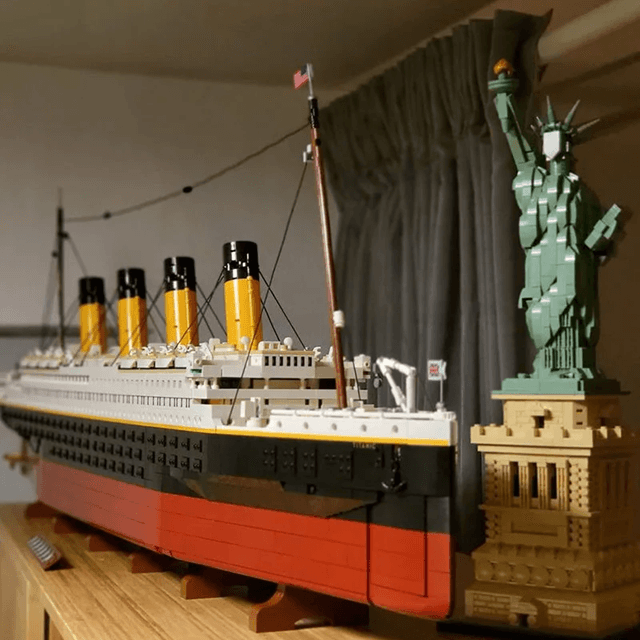 Titanic Cruise Ship Building Blocks Model 9090pcs Set Titanic Cruise Ship Building Blocks Model 9090pcs Set