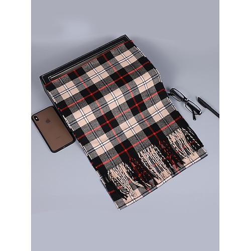 Weihnachtskarierter Herrenschal – stylischer Polyesterschal mit Fransenkanten – in mehreren Farben erhältlich – warmes Weihnachtsaccessoire für Männer Image