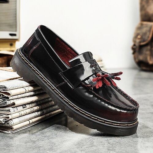 Slipper für Herren in Hellbraun und Weiß – stilvoll und bequem mit handgenähten Details, perfekt für legere und elegante Anlässe Image