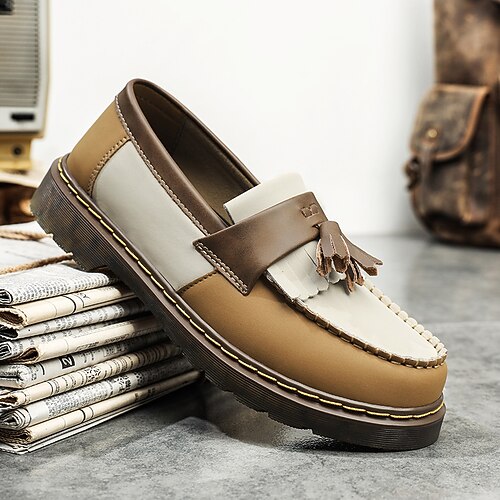 Slipper für Herren in Hellbraun und Weiß – stilvoll und bequem mit handgenähten Details, perfekt für legere und elegante Anlässe Image