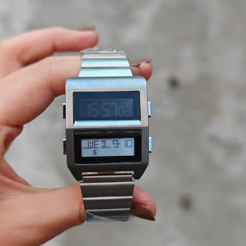 Passende Matrix Retro 1980er Jahre elektronische Digitaluhr Dual LCD Display Edelstahl futuristisches Design 2026 Zeitmesser Image