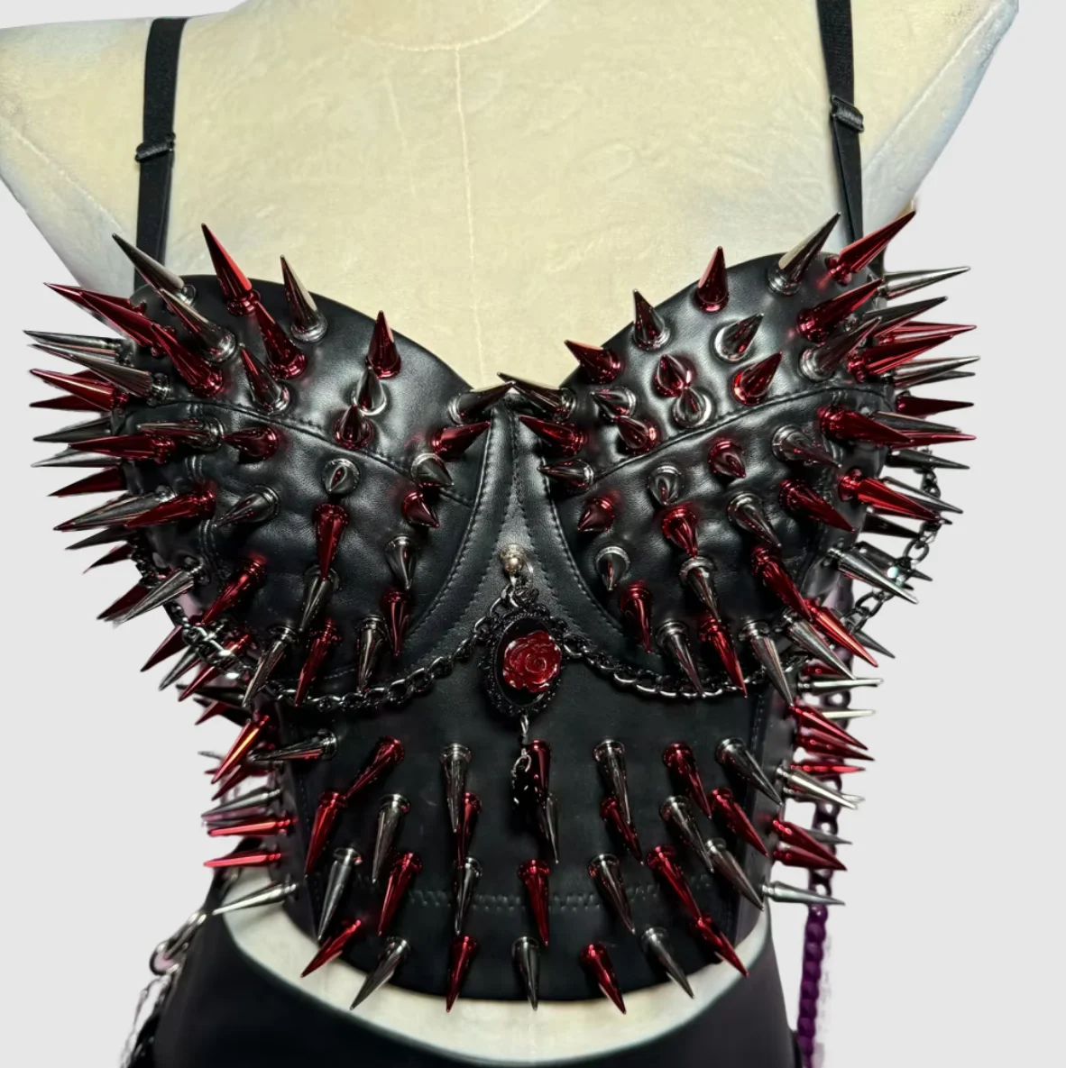 Goth-Kette, Punk-Rock, rot, mit Nieten, handgefertigt, Harajuku, 2025, Grunge, Teenager, Öko, Y2K, veganes Leder, TOPS, DIY, E-Girls, Kawaii, Emo, 90er-Jahre Image