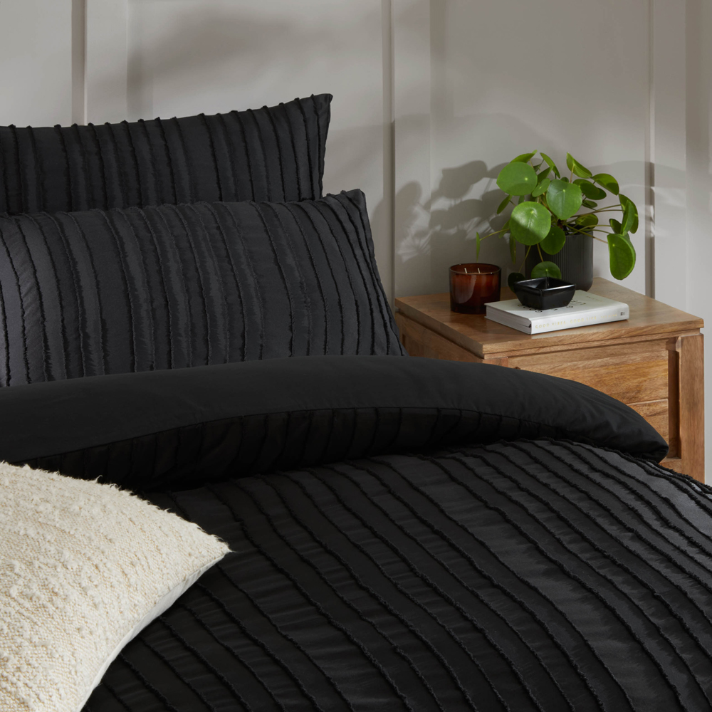 Duvet Day Harrison Stripe Tufted Soft Touch Cover Set, Single, Black - Size Double | Duvet Day Sale | Discount Designer Brands