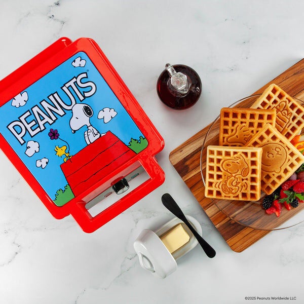 Peanuts Deluxe Waffler by UNCANNY BRANDS in Red (Size ONE SIZE)