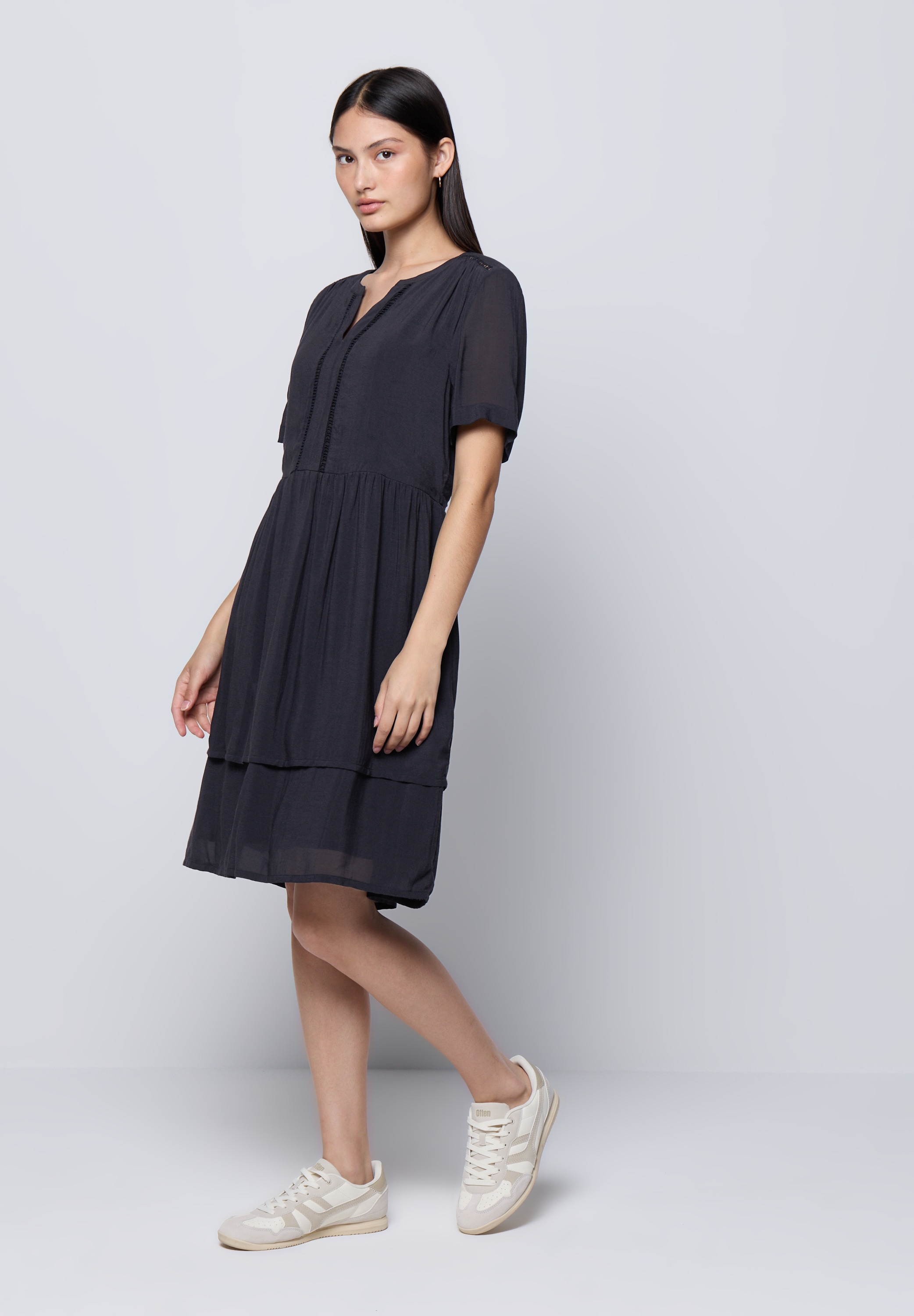 Tunikakleid STREET ONE STUDIO, Damen, Gr. 36, EURO-Größen, blau (schwarz void blau), Stoff, Obermaterial: 50% Modal, 50% Viskose; Unterkleid: 100% Modal, unifarben, regular fit knieumspielend, Rundhals, abgesteppt, Kleider, mit Volant