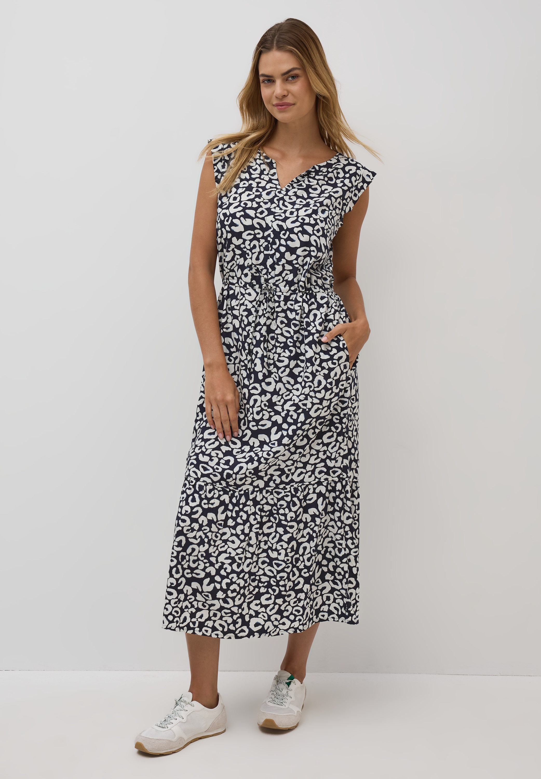 Midikleid CECIL, Damen, Gr. XS (36), US-Größen, blau (urban dunkelblau), Stoff, 100% Viskose, bedruckt, normal wadenlang, V-Ausschnitt, abgesteppt, Kleider Midikleid, mit allover Print