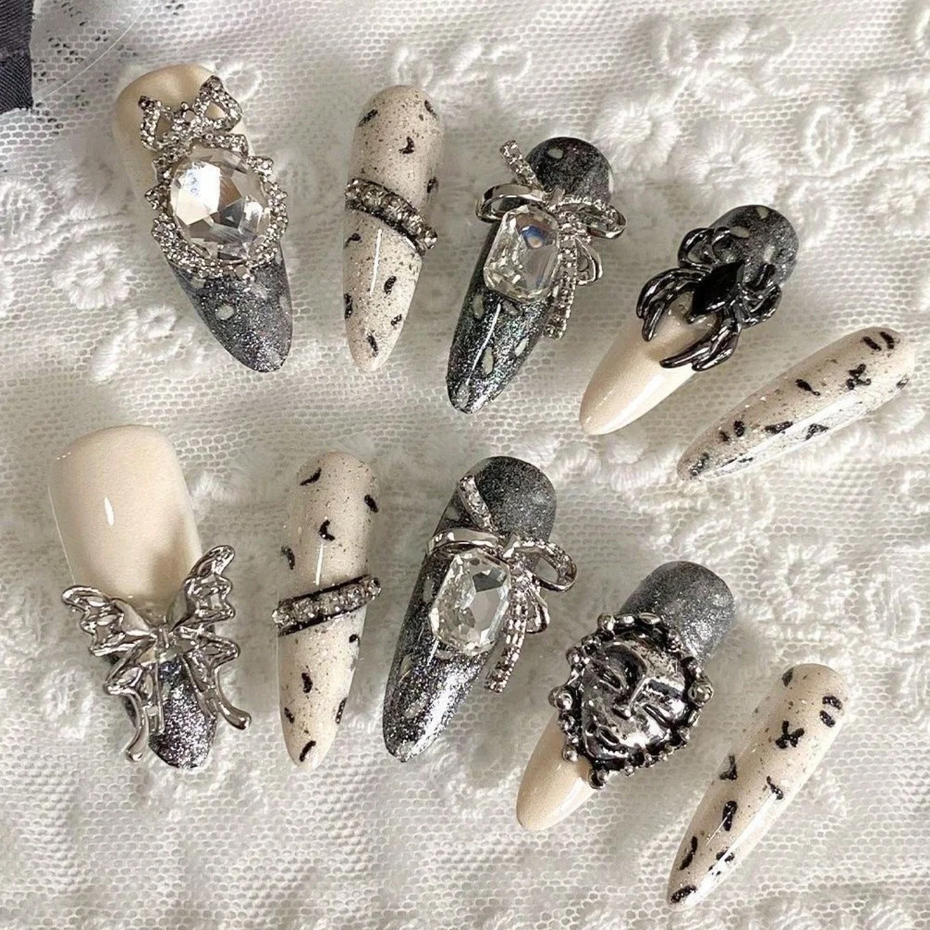 10 Stück reine handgepresste mandelförmige Nagelkunst, schöne künstliche Nägel, milchig-weiße Schmetterlings-Nagelkunst, geeignet für Frauen zur Verwendung Image