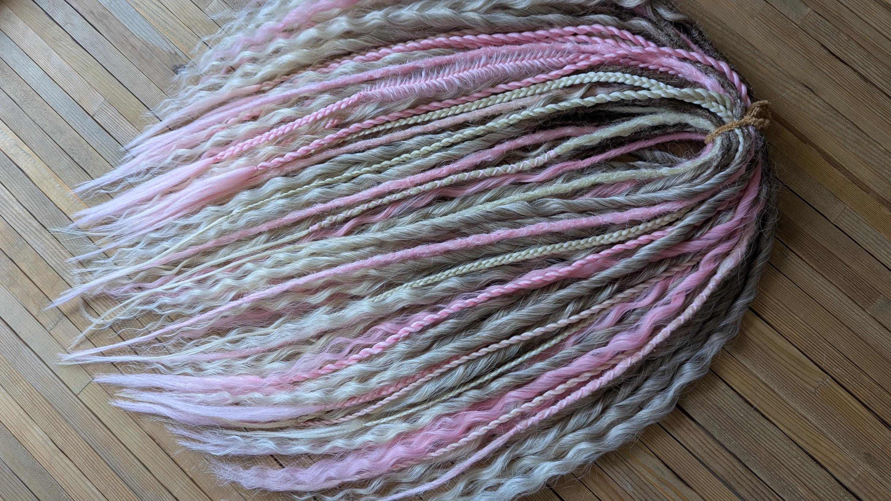 Dreadlocks ricci biondi ombré, trecce rosa, extension sintetiche all'uncinetto, dreadlocks biondi Boho, dreadlocks ricci a doppia estremità, trecce bi