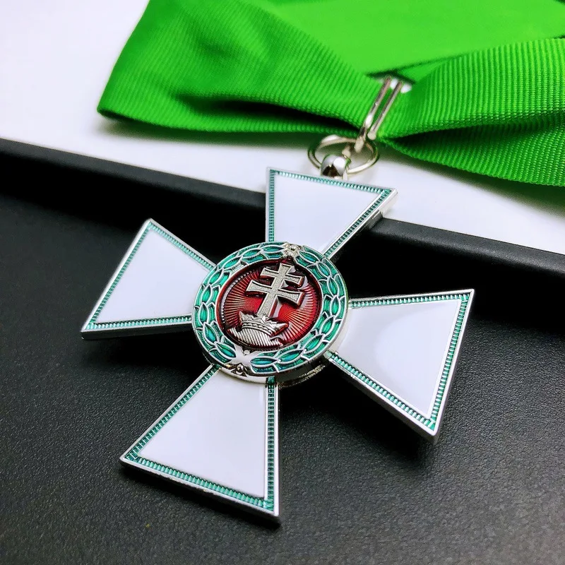 Zweiter Klasse Merit Kingdom Ungarn Militärkreuz Meta Halsbandabzeichen Gedenkmedaille und Brustabzeichen Image