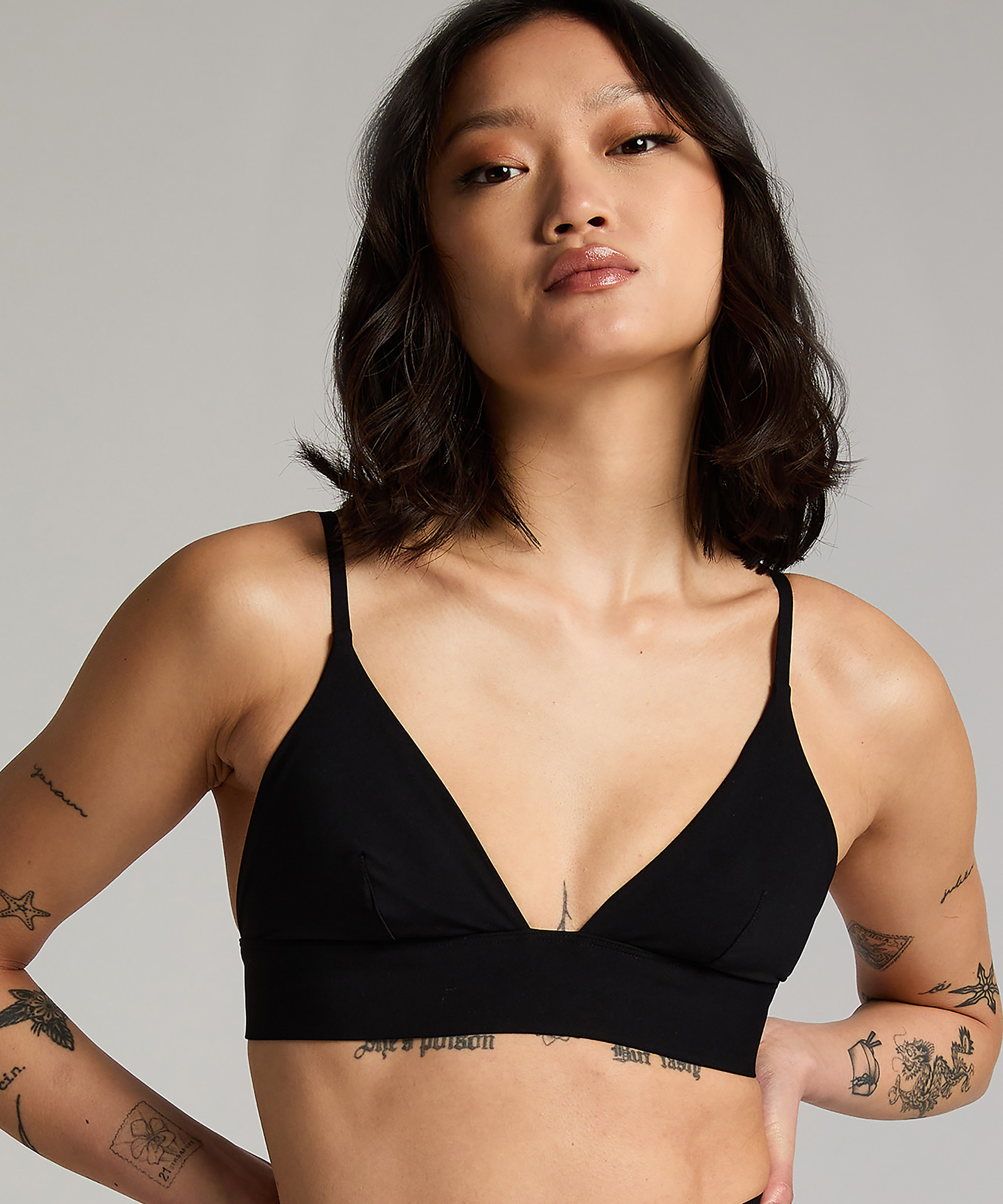 Hunkemöller Womens Smooth Triangle Bralette - Black Polyamide - Size Medium | Hunkemöller Sale | Discount Designer Brands