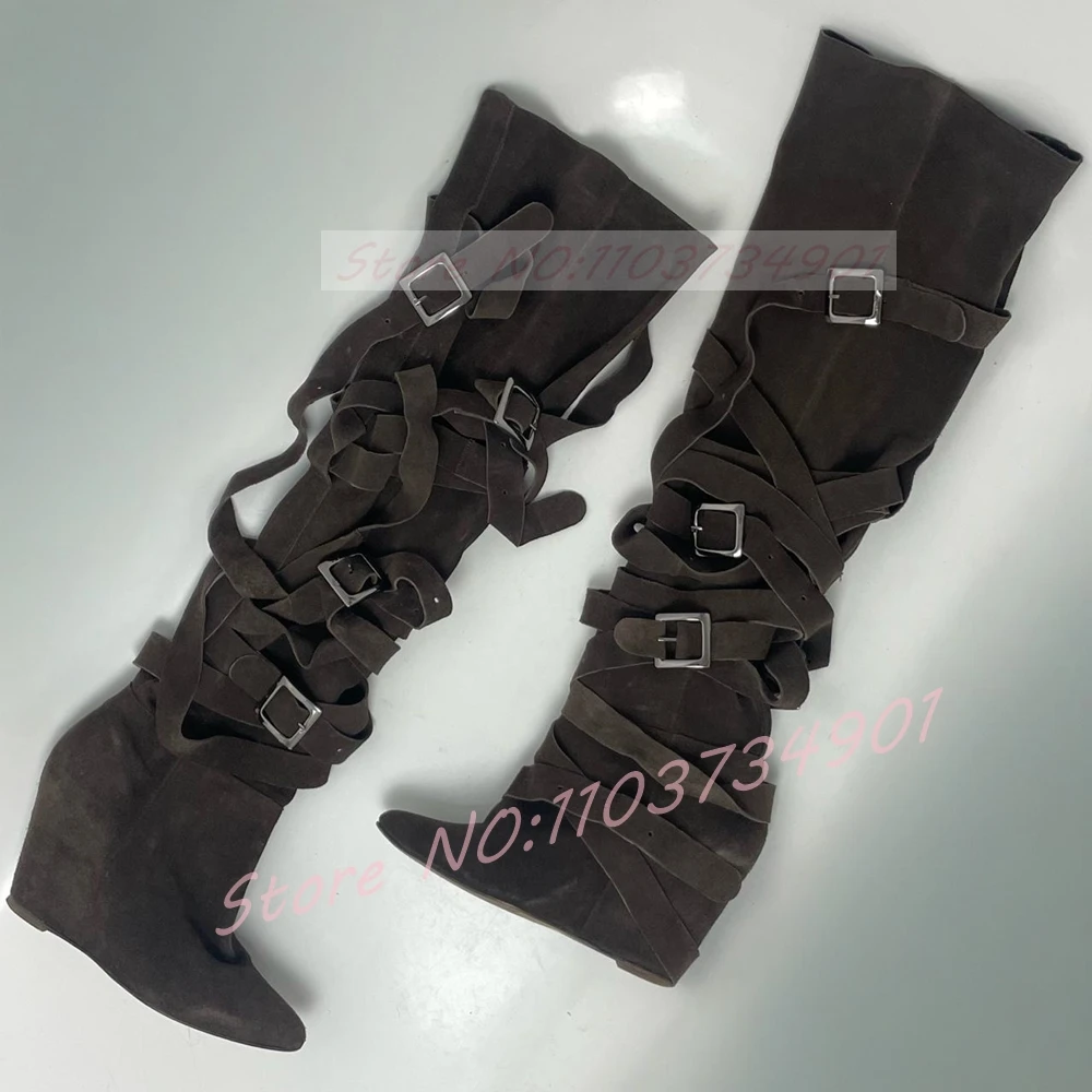 Multi Gürtel Schnalle Kniehohe Stiefel Frauen Breite Spitz Braun Flock Keil Heels Schuhe Damen Große Größe Streetwear Stiefel