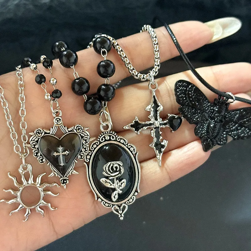 Vintage schwarze Fledermaus Kreuz Rose Halskette schwarze Perlen Gothic Schmuck Image