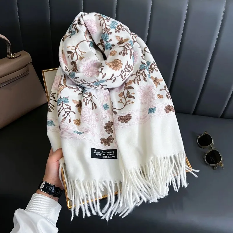 Neue Winter Warme Kaschmir Schal für Frauen Stickerei Pashmina Decke Dicken Schal Wrap Halstuch Mode Bufanda Echarpe Poncho Image