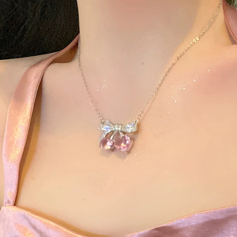Rosa Zirkon Kirsche Anhänger Halskette für Frauen Exquisite Süße Schleife Schlüsselbein Kette Retro Romantische Casual Vielseitig Schmuck Geschenk