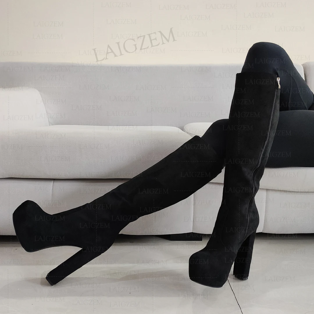 LAIGZEM Frauen Kniehohe Stiefel Plattform Voller Reißverschluss Faux Wildleder Dicke High Heels Stiefel Handgemachte Schuhe Frau Große Größe 42 45 47 52