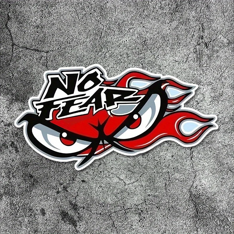 1 x einzigartiger „No Fear“-Flammen- und Augenaufkleber, edgy Look, geeignet für Motorräder, Laptops und Biker – thematische Dekoration Image