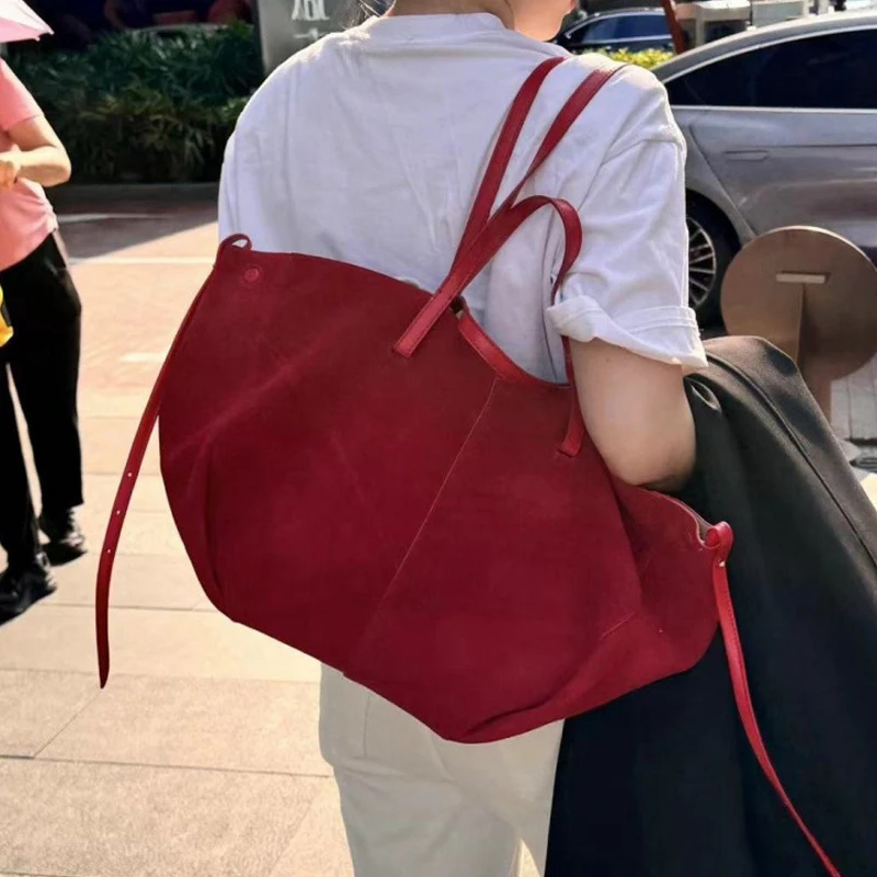 Sacs fourre-tout rouges en faux suède pour femmes sacs à main et bourses de luxe de styliste 2026 nouveauté à la mode grande capacité pour les déplacements sous les bras épaule livraison gratuite
