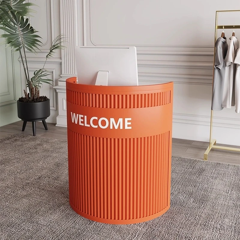 Kasse, Bartheke, einfacher gebogener Führungsschreibtisch, Informationsschreibtisch, Bekleidungsgeschäft, kleine Vorderseite, Rezeption, Willkommen Image