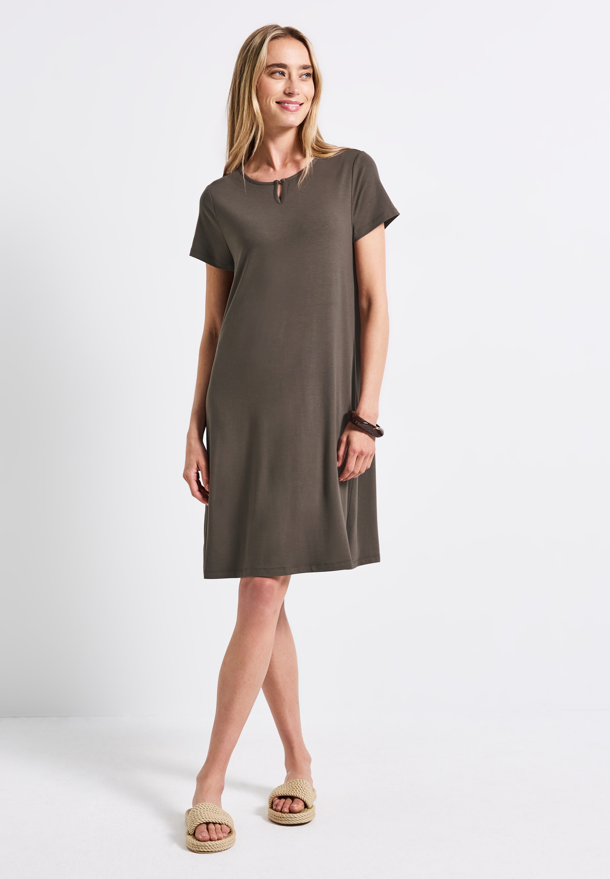 Sommerkleid STREET ONE, Damen, Gr. 36, EURO-Größen, braun (nomad braun), Stoff, 95% Viskose, 5% Elasthan, unifarben, normal knielang, Rundhals, Bündchen, Kleider Sommerkleid, soft und trageangenehm