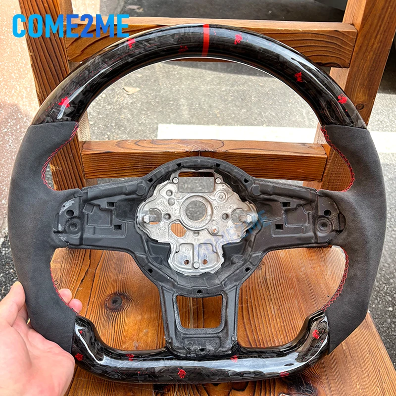 Adatto per Volkswagen Golf 7 MK7 MK7.5 GTI Scirocco Polo GTS, fibra di carbonio forgiata rossa con volante a strisce rosse