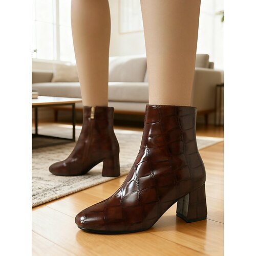 Burgunderrote Stiefeletten aus Leder mit Krokodilprägung, Blockabsatz und Reißverschluss – elegantes Design mit eckiger Spitze für Alltag und Büro Image